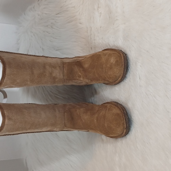 UGG Shoes - UGG Daphne  Women's Tan Suede Boots Sz 8